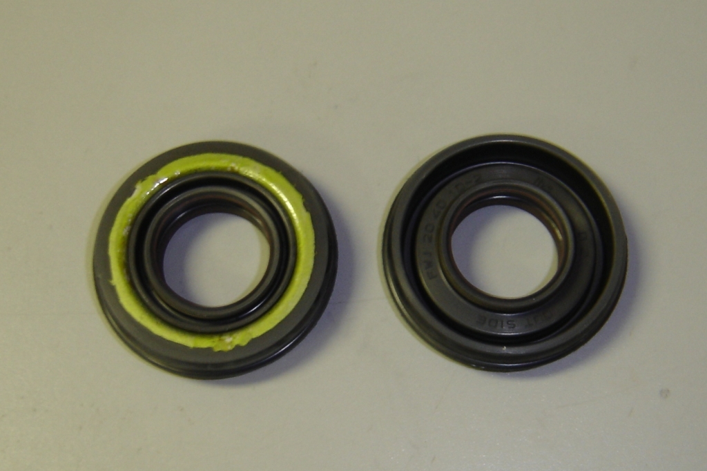 Yamaha RD350/400/250 R5/DS7/LC250/LC350 Crank Shaft Seal (left side